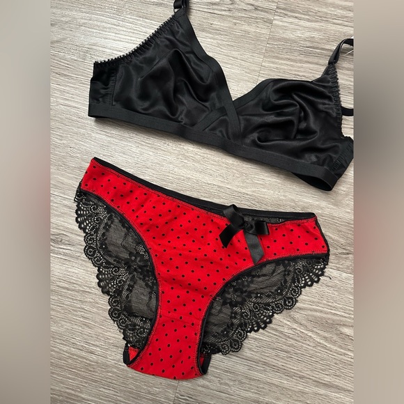BNWT| Lingerie Set - Picture 2 of 8